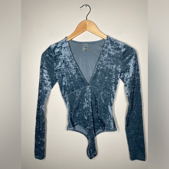 TNA Crushed Velvet Longsleeve Bodysuit - Picture 4 of 7